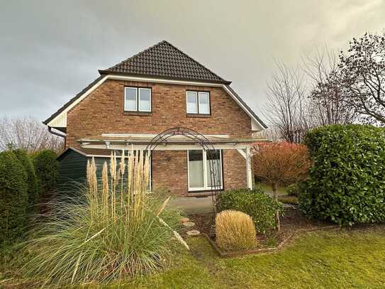 Gemütliches Einfamilienhaus mit Carport, Garage und Werkstatt