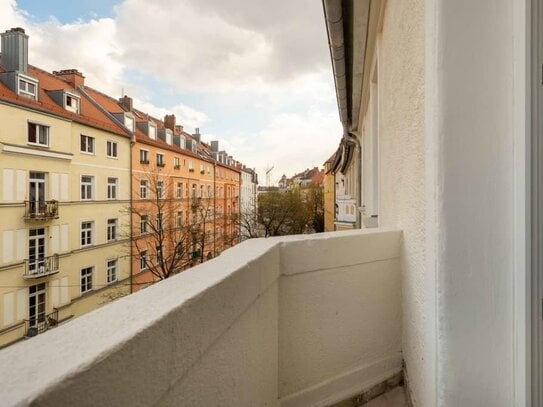 Wunderschönes Zimmer mit Balkon in einem Coliving-Apartment in München