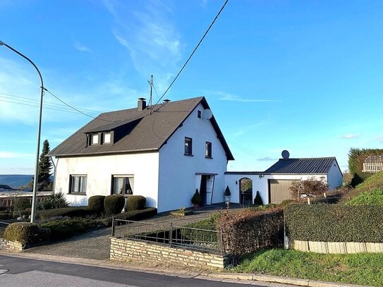 Traumhaftes freistehendes Einfamilienhaus mit großem Garten in ruhiger Lage in Perl