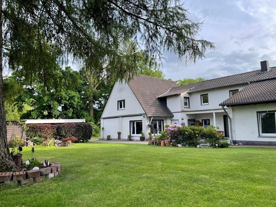 Freistehendes Zweifamilienhaus in ansprechender Ortsrandlage von Bergkamen-Overberge