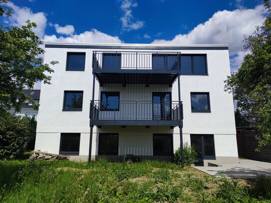 Erstbezug, sanierte 4-Zimmer-Wohnung mit großem Balkon in ruhiger, sonniger Lage in Niestetal-Heiligenrode