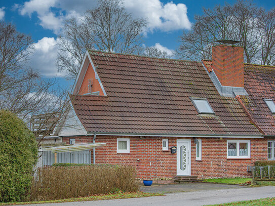 Doppelhaushälfte in ruhiger Lage mit ca. 2000 m² Gartenland