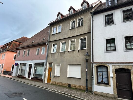 Mehrfamilienhaus direkt am Marktplatz in Pegau zu verkaufen