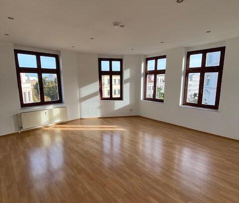 Sehr schöne 4-R-Wohnung in MD-Sudenburg ca.109,67m², im 1.OG.mit sonnigen Balkon zu vermieten.