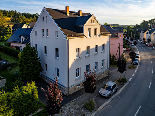 Charmantes Mehrfamilienhaus in Hohndorf: Investieren Sie in Tradition und Zukunft!