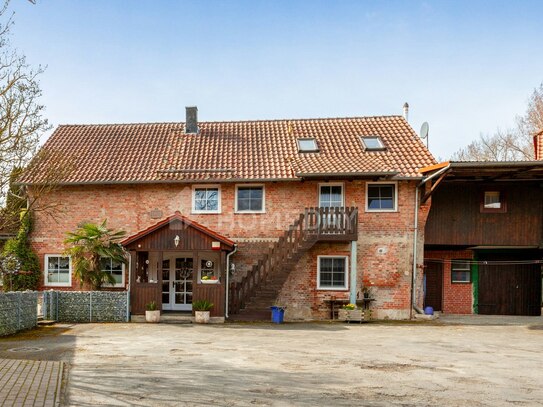 Idyllischer Resthof mit weitläufigem Land, Nebengebäuden und zahlreichen Verwirklichungsmöglichkeite