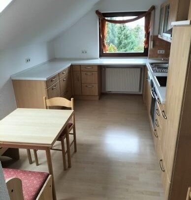 4,5-Zimmer-Wohnung mit Balkon und Wannenbad