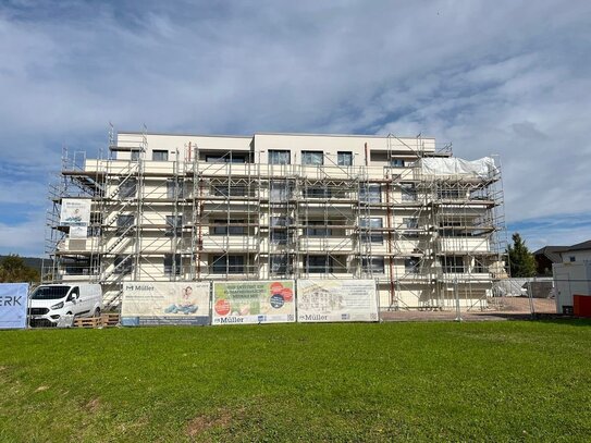 Sehr schöne Dreizimmerwohnung im klimafreundlichen Neubau inkl. Balkon und 2 Außenstellplätze