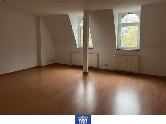 Perfekte Dachwohnung mit großem Balkon und tollen Blick in den grünen Innenhof!