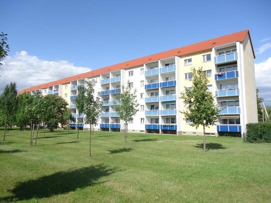 2-Raum-Wohnung mit Balkon im Erdgeschoss