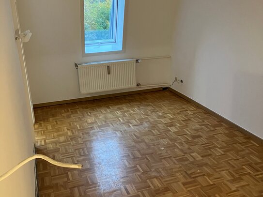 1-Zimmer-Dachgeschoss-Appartement neu renoviert in Münchner Bestlage in Maxvorstadt