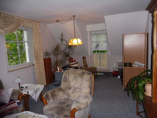 2-Zimmer- DG--Wohnung mit Balkon in ruhiger Wohnlage von Werl zu vermieten!