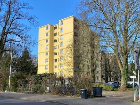 Helle 3 Zimmer Wohnung mit Balkon