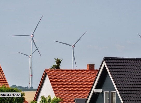 Wohnhaus mit Garage und Carport - provisionsfrei