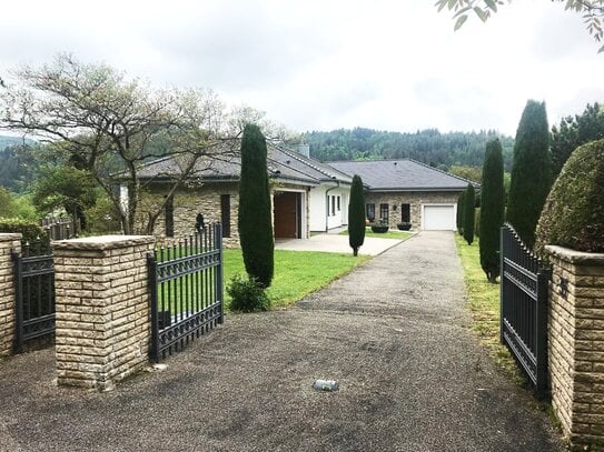 Barrierefreie Villa in Alleinlage mit toller Aussicht und herrlichem Grundstück