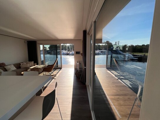 LUXUS Hausboot - 3 Etagen - 100m² Wohnen + 120 m² SONNENTERRASSE - Kamin, Kino, komplett individuell