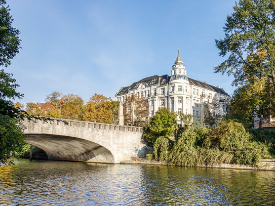 Look of Luxe - Exquisite apartment with luxurious interior and a sunny balcony to the Landwehrkanal