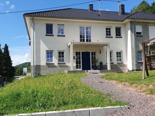 Entdecken Sie Ihr Idyll im Grünen - Ein fast vollendetes Traumhaus