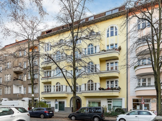 Bezugsfreie Dachgeschosswohnung nahe Volkspark Wilmersdorf Dachgeschosswohnung in Berlin