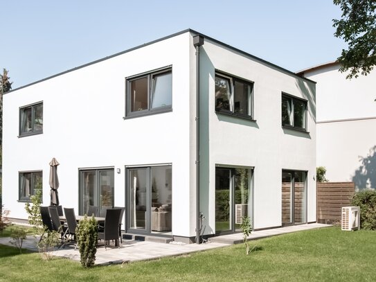 Moderne Bauhausvilla in top Lage am Wasser in der Altstadt von Erfurt