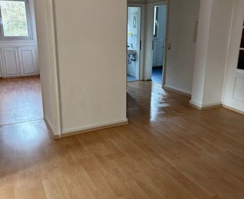 Renovierte 3 Zimmerwohnung mit Küche