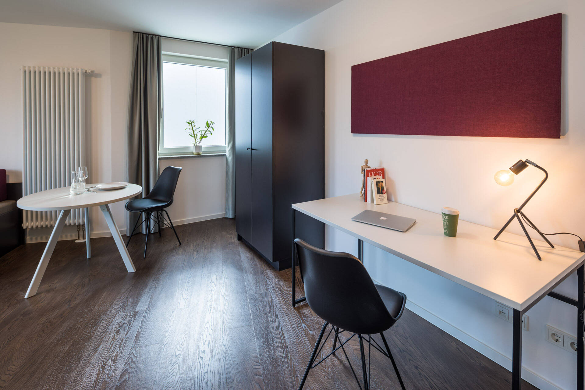 DIE ZIMMEREI | All-in Wohnung in Berlin-Mitte: Möbliert & perfekt für Berufseinsteigende | Maxi Bude - Photo 1