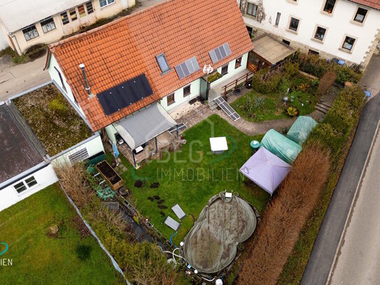 Einfamilienhaus mit separater Einliegerwohnung und Gartenidylle