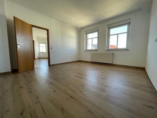 **Erstbezug nach Renovierung, 2-Raum-Wohnung mit EBK**