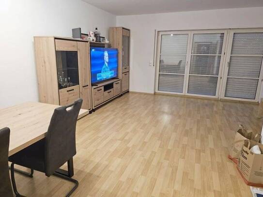 ObjNr:B-19659 - Gepflegte 2 Zimmer Eigentumswohnung mit Stellplatz und Balkon