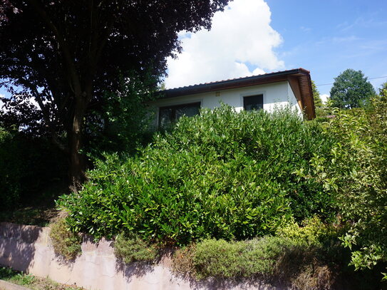 Traumhaus mit großem Garten auf mehreren Ebenen, Gartenhaus, Terrasse und eigenem Brunnen