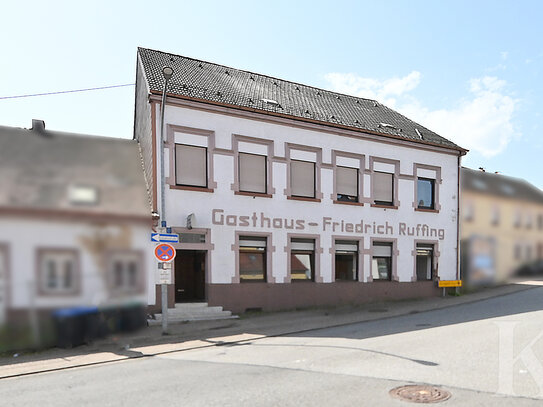 Vielfältige Möglichkeiten: Historisches Wohn- und Geschäftshaus in zentraler Lage!