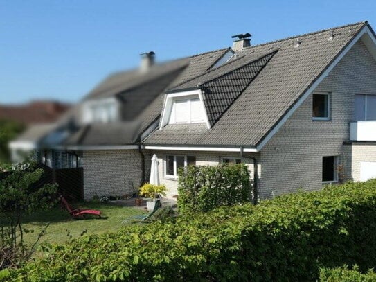 DHH - Ein / Zweifamilienhaus, Vollkeller mit großer Garage und Gartenfläche in BI - SENNE !!!