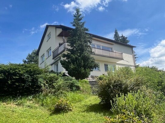 "Freistehendes Einfamilienhaus mit Einliegerwohnung in herausragender Lage mit top Aussicht"