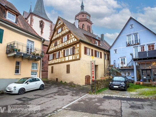 Denkmalgeschütztes, vermietetes Zweifamilienhaus im Ortskern von Weil der Stadt!