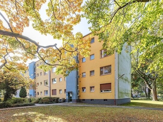 2-Zimmer-Wohnung mit großer Loggia am Rathaus Reinickendorf