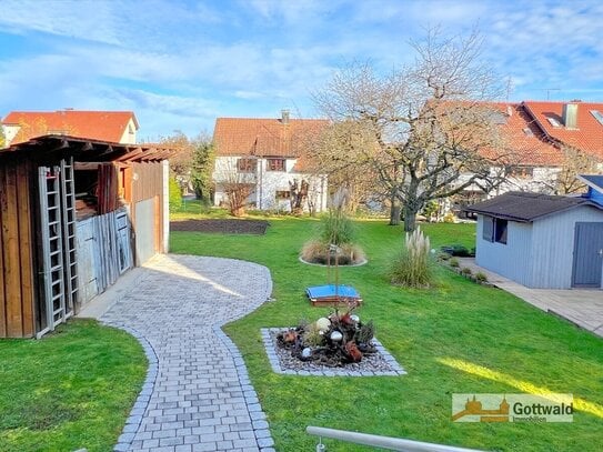 Familienglück in Baltmannsweiler - charmantes Einfamilienhaus mit wunderbar gestaltetem Garten!