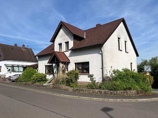 großzügiges Einfamilienhaus / Doppelgarage in Heusweiler-Wahlschied