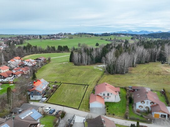 Baugrundstück mit unverbautem Blick ins Grüne