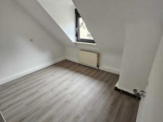 Sbr.-Burbach * 3 ZKB * Dachgeschoss * ca. 70 qm * renoviert