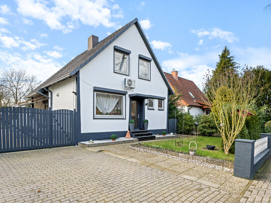 Charmantes Einfamilienhaus in idyllischer Lage - Modernisiert, gemütlich & bestens angebunden!