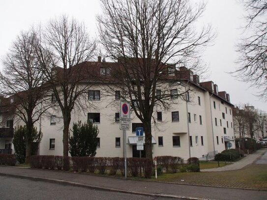 Zentral gelegene und gemütliche 2-Raum-Wohnung mit Einbauküche sucht neuen Mieter in Erding