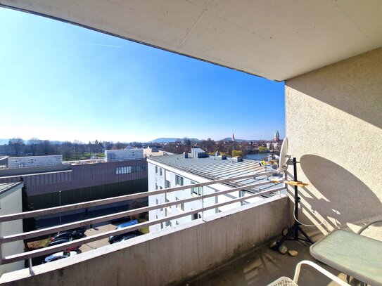 2-Zimmer-Wohnung im 5. OG mit Aufzug. sonnigen Balkon und Kellerabteil - gegenüber vom Schlossbad - in 92318 Neumarkt