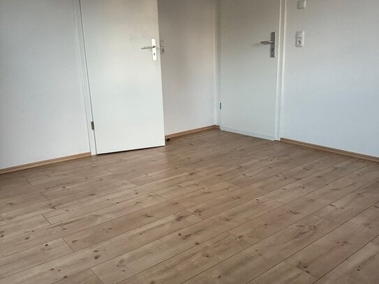 WUNDERSCHÖN RENOVIERTE 1-ZIMMER-WOHNUNG IN NÜRNBERG - KATZWANG, WLAN INKLUSIVE!