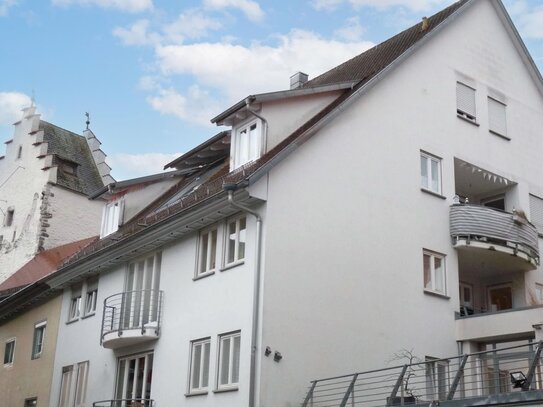 WOHNEN AN DER STADTMAUER! Geräumige 1-Zimmerwohnung mit Balkon in Markdorf