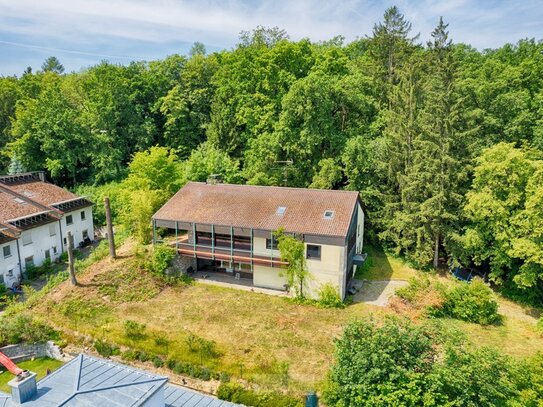 Wunderschönes Hanggrundstück mit gigantischer Aussicht und großem Bestandshaus.