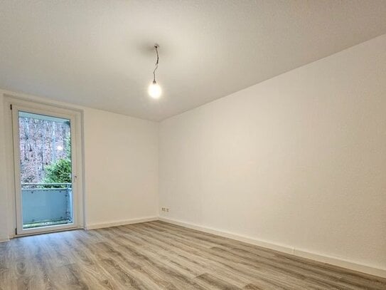 Schön renoviert Wohnung, in ruhiger Lage mit Balkon, Gutschrift 500€