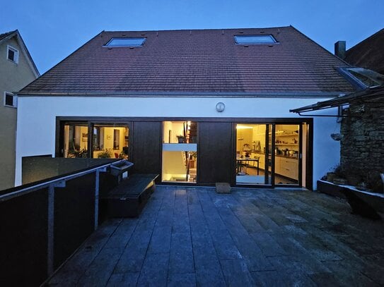 Charmantes Stadthaus im Herzen von Weikersheim, hochwertig renoviert, mit Garage und Terrasse!