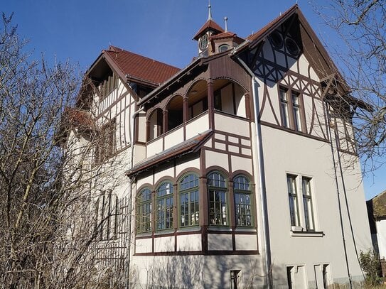 Villenschönheit - Wohnen im historischen Ambiente - Nutzung auch als Zweifamilienhaus möglich!