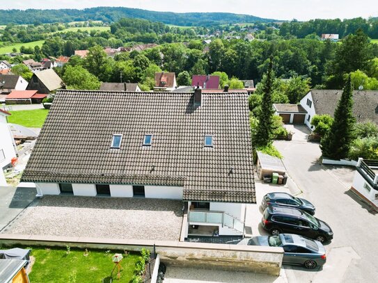 Einzigartiges Zweifamilienhaus mit herrlichem Panoramablick ins Grüne - Ihr neues Wohlfühl-Paradies!