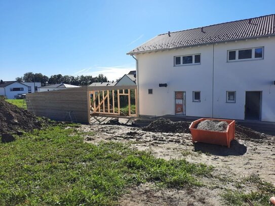 ERSTBEZUG ab 01.12.24: Wunderschöne, großzügige Doppelhaushälfte mit Garten